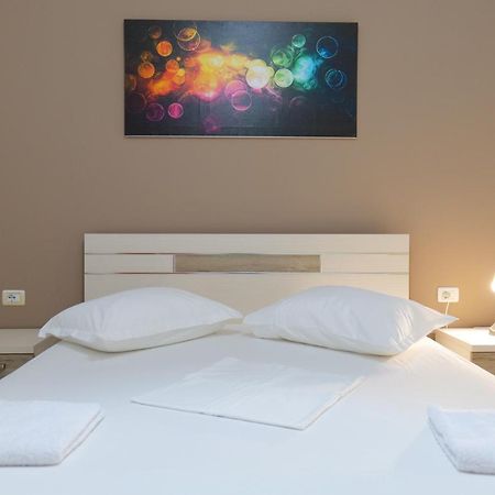Saranda Inn Rooms & Apartments Экстерьер фото