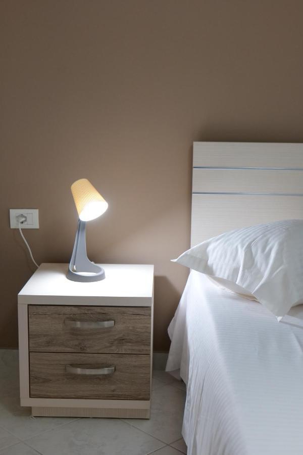 Saranda Inn Rooms & Apartments Экстерьер фото